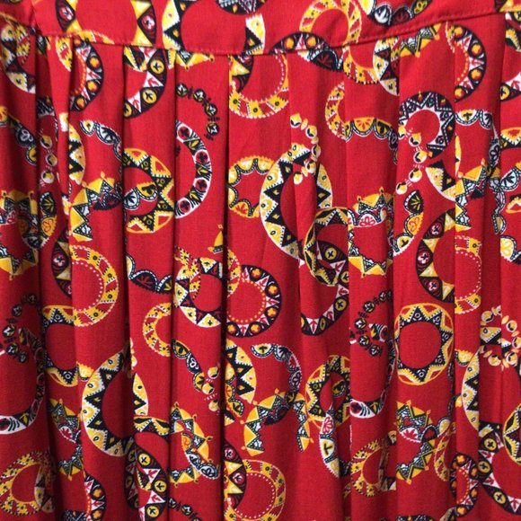 Petite Sophisticate - Red skirt with circles and triangles of yellow and black - Picture 4 of 10